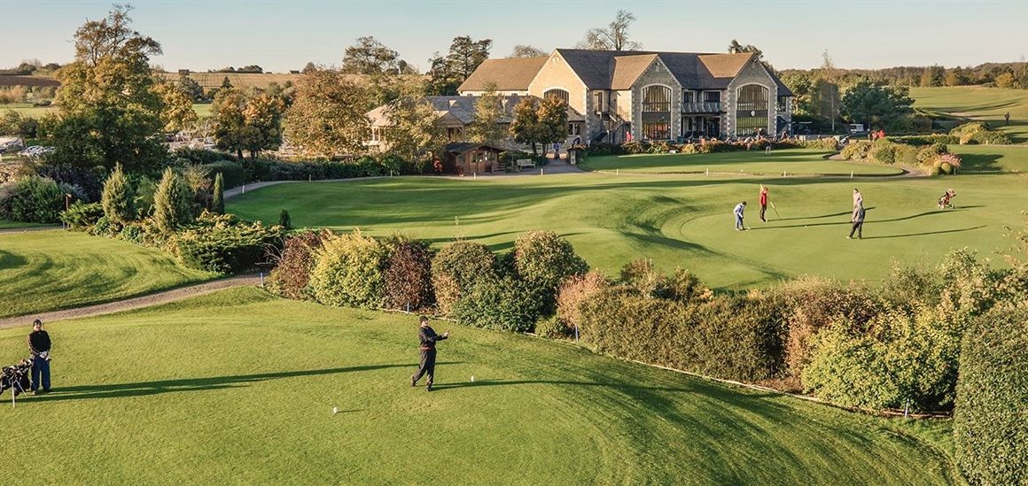 Clubhouse and course Cumberwell Park