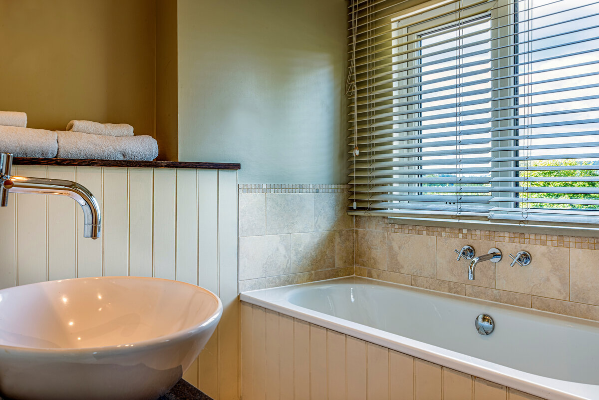 Room 3 · bathroom