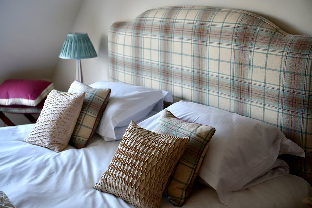 Room 8 · bedroom